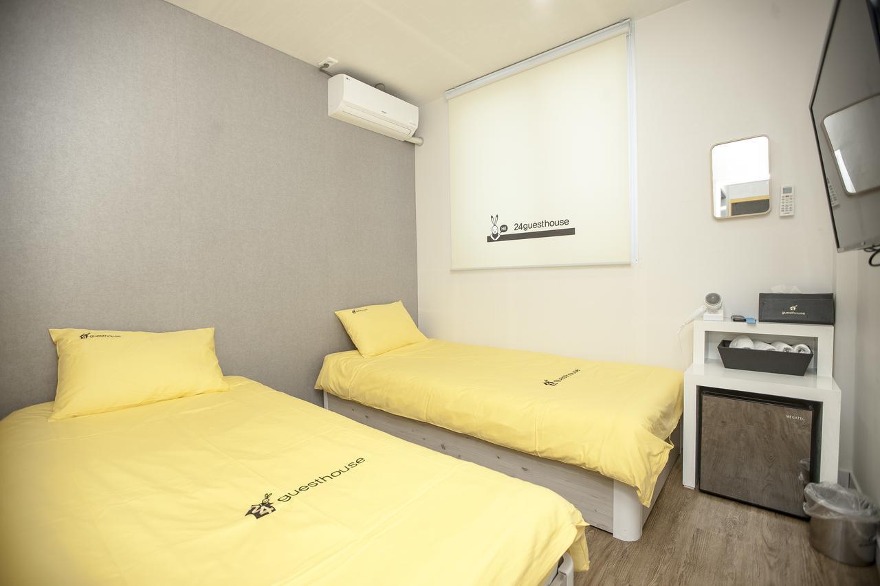 24 Guesthouse Jeonju Buitenkant foto